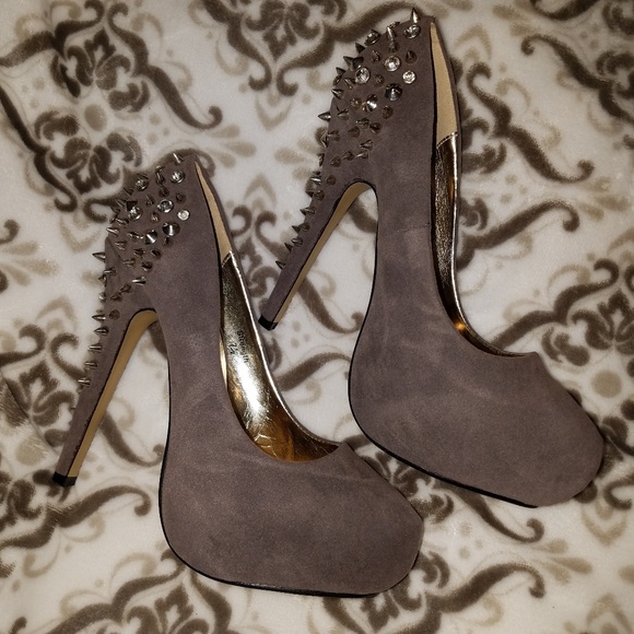 Henry Ferrera 7.5 suede studded heels - Picture 1 of 4